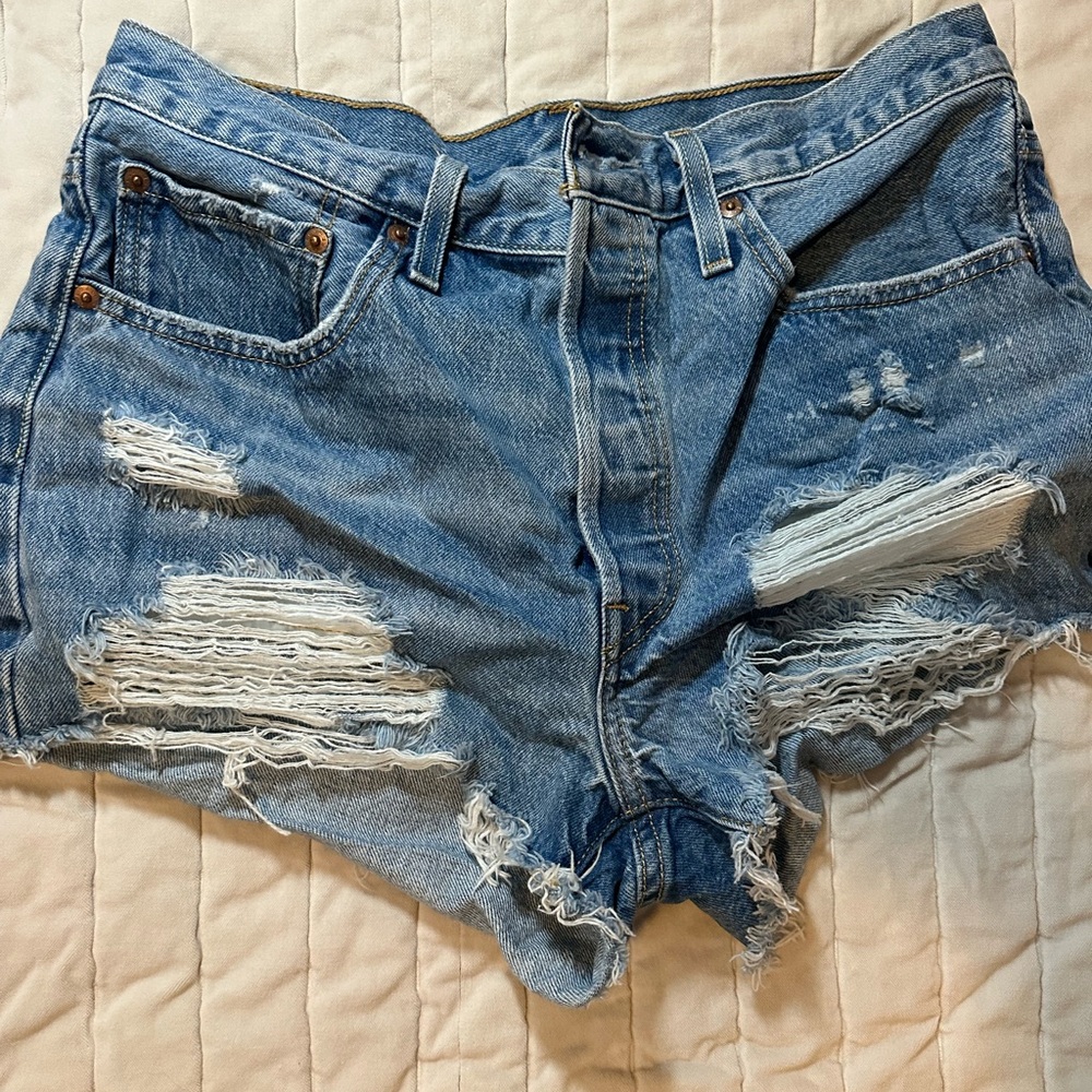 Levi’s Distressed Blue Denim Shorts Size 31